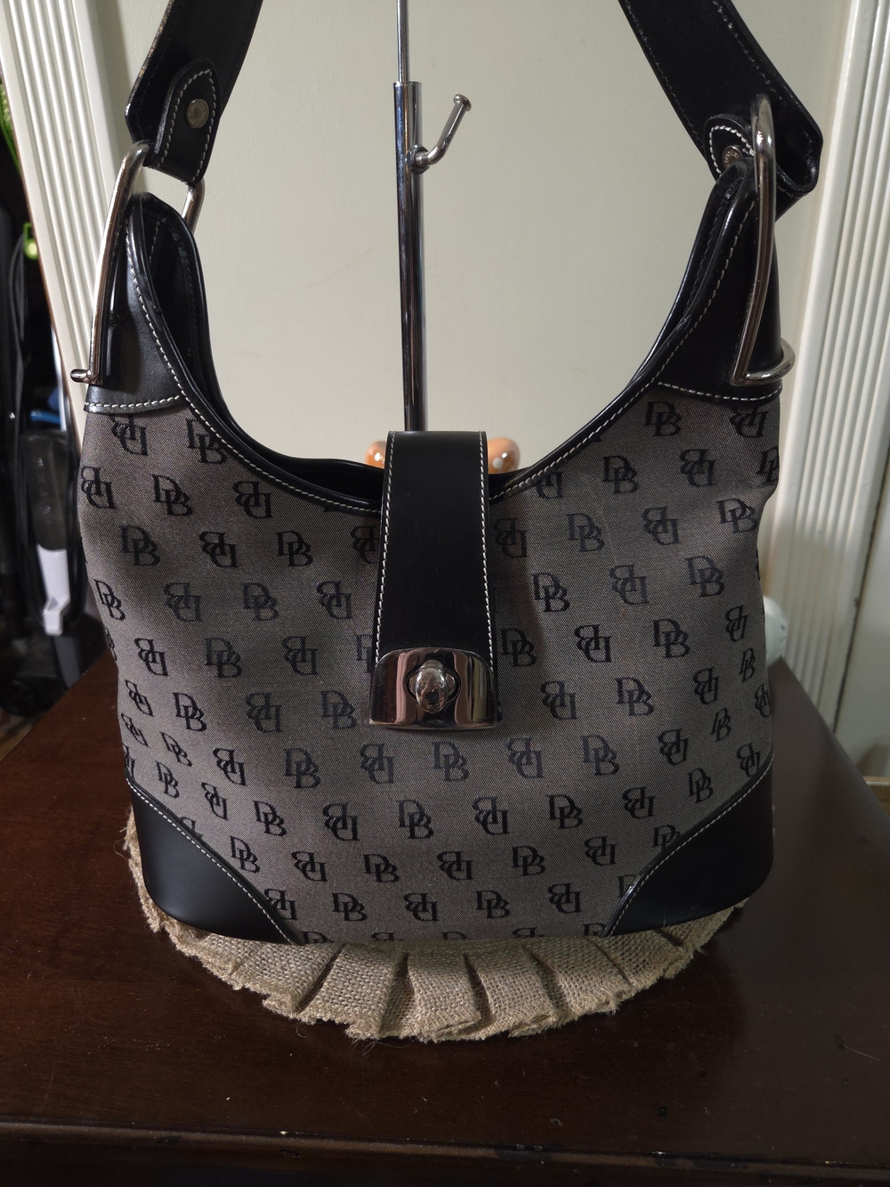 EUC Dooney & Bourke Monogram Hobo Shoulder Bag